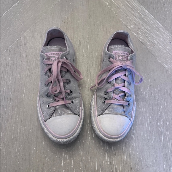 Converse Other - Converse silver metallic and light pink low tops size 2